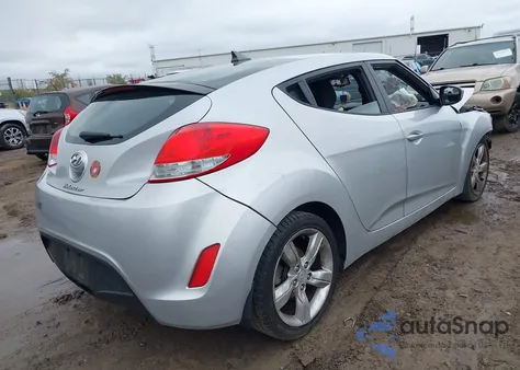 2013 Hyundai Veloster Base W/Black z USA, uszkodzony, nr VIN KMHTC6AD8DU096527